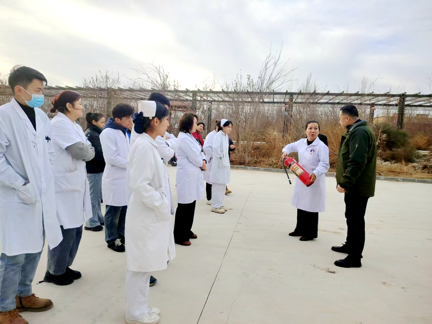 烏魯木齊分中心為鄯善縣維吾爾醫(yī)醫(yī)院開展冬春季火災(zāi)防控培訓(xùn)及演練 烏魯木齊分中心為鄯善縣維吾爾醫(yī)醫(yī)院開展冬春季火災(zāi)防控培訓(xùn)及演練